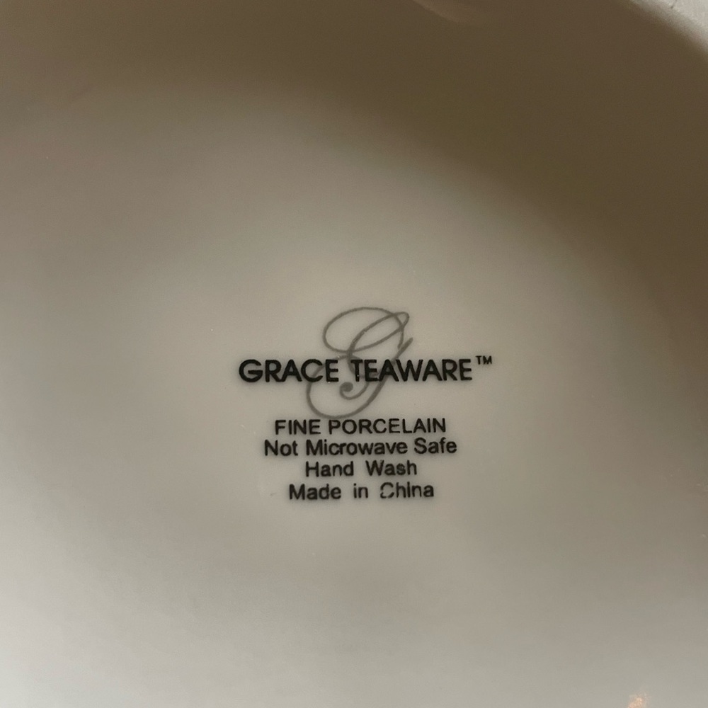 GRACE TEAWARE NWOT Crowned Skull Gothic Design Fine Porcelain Cake Pedestal - Picture 5 of 11